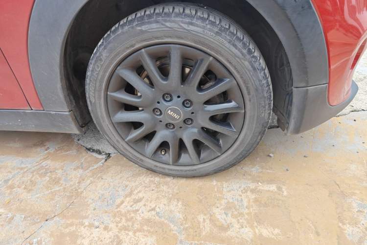 Used MINI 2015 1.5T COOPER Fun Five-Door Edition Right Front Wheel Hub