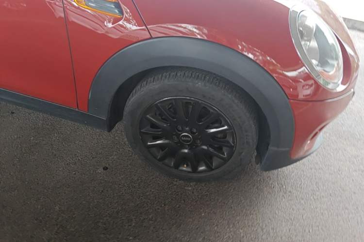 Used MINI 2015 1.5T COOPER Fun Five-Door Edition Right Front Wheel Hub