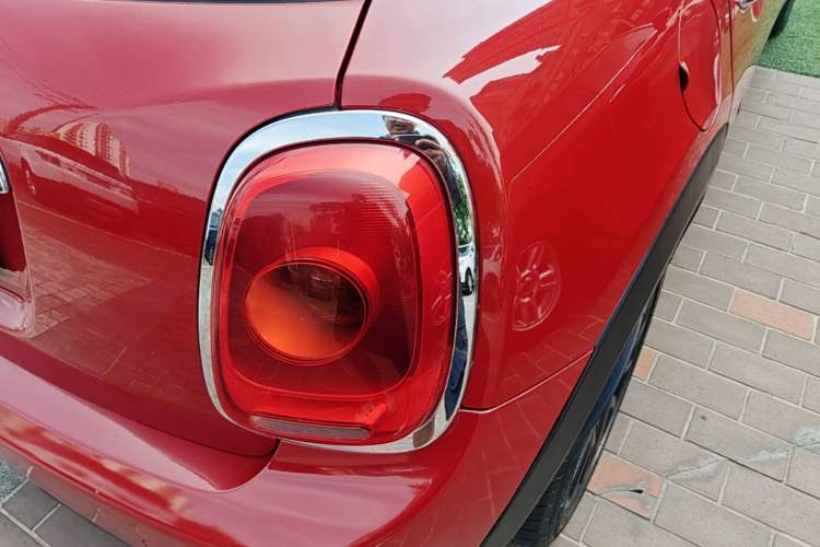 Used MINI 2015 1.5T COOPER Fun Five-Door Edition Right Rear Taillight