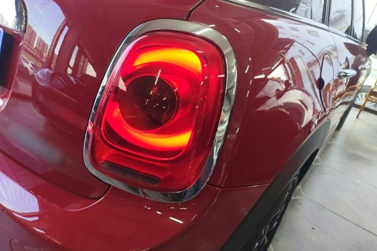 Used MINI 2015 1.5T COOPER Excitement Five-Door Edition Right Rear Taillight