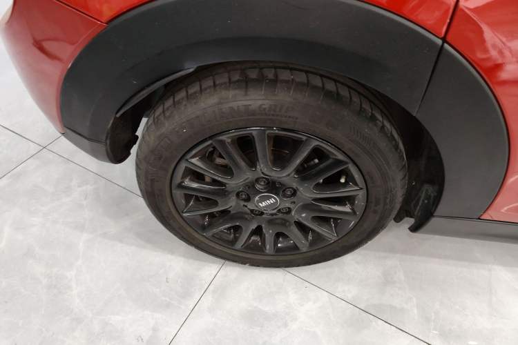 Used MINI 2015 1.5T COOPER Fun Five-Door Edition Right Rear Wheel Hub