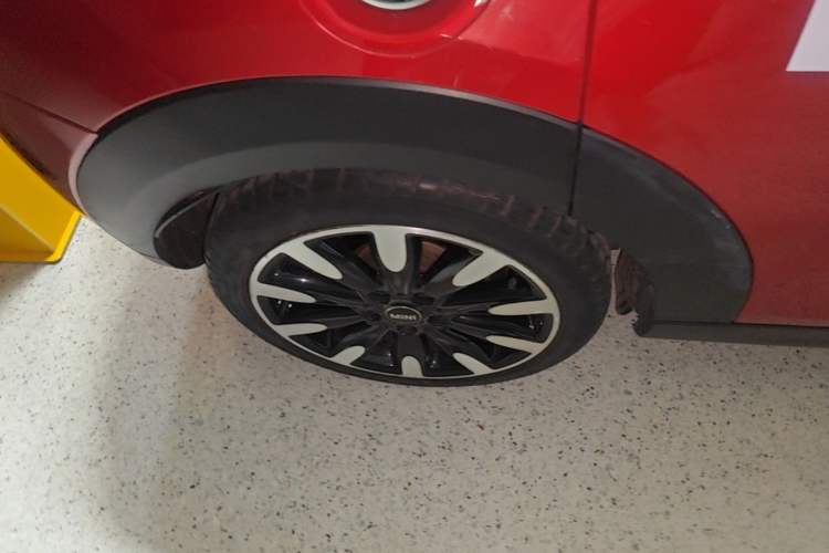 Used MINI 2015 2.0T COOPER S Five-Door Edition Right Rear Wheel Hub