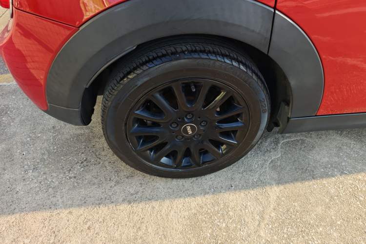 Used MINI 2015 1.5T COOPER Fun Five-Door Edition Right Rear Wheel Hub