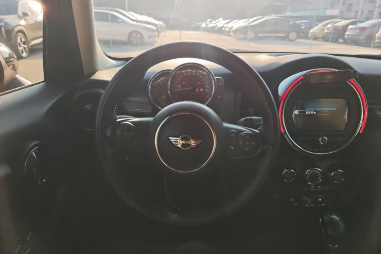 Used MINI 2015 1.5T COOPER Fun Five-Door Edition Steering Wheel