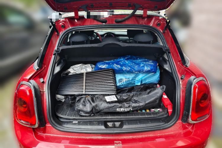 Used MINI 2015 1.5T COOPER Fun Five-Door Edition Trunk