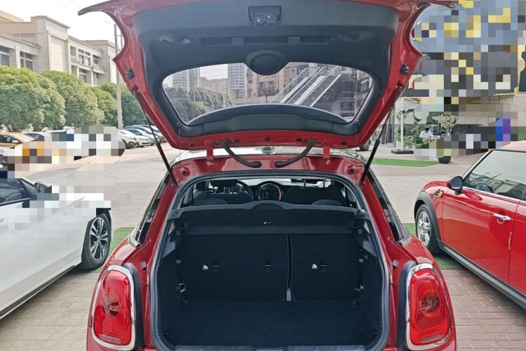 Used MINI 2015 1.5T COOPER Fun Five-Door Edition Trunk