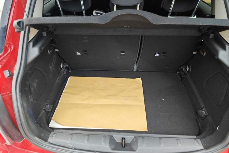 Used MINI 2015 1.5T COOPER Fun Five-Door Edition Trunk