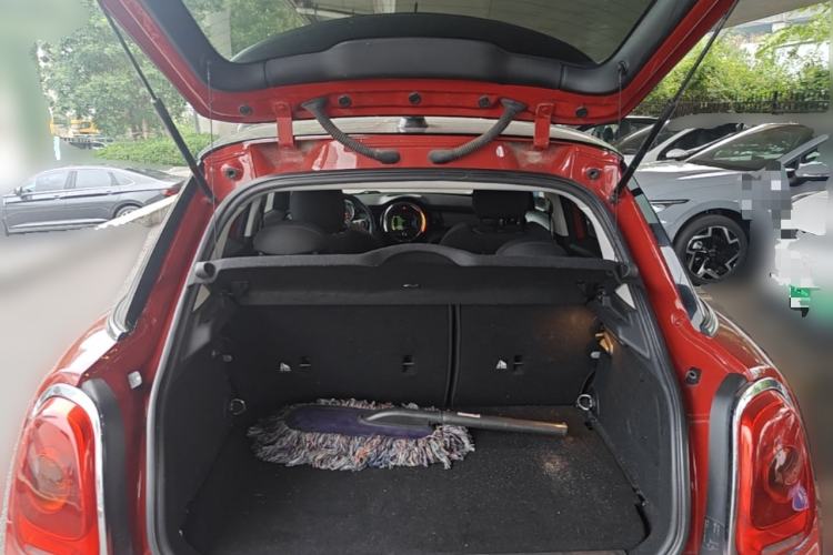 Used MINI 2015 1.5T COOPER Fun Five-Door Edition Trunk