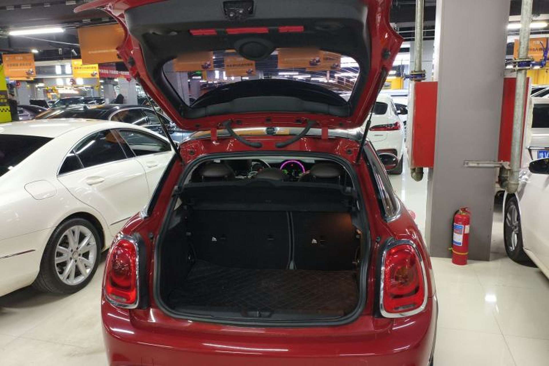 Used MINI 2015 2.0T COOPER S Five-Door Edition Trunk