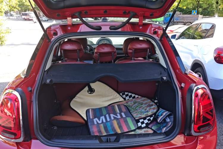 Used MINI 2015 1.2T ONE Five-Door Edition Trunk
