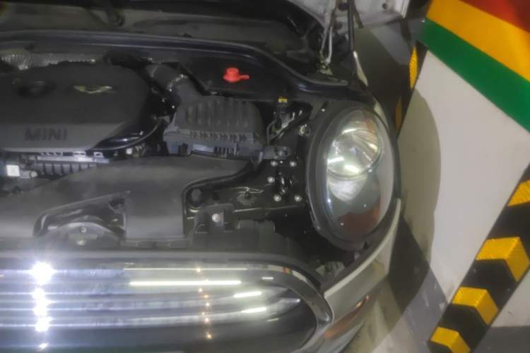 Used MINI 2015 1.5T COOPER Fun Five-Door Edition Engine Bay Left