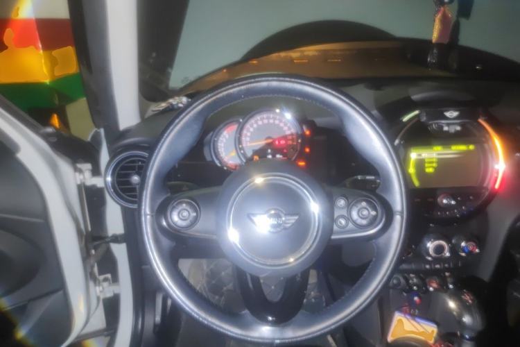 Used MINI 2015 1.5T COOPER Fun Five-Door Edition Steering Wheel