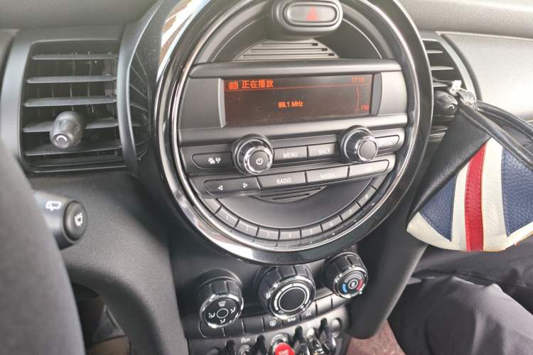 Used MINI 2015 1.2T ONE Five-Door Edition Audio And AC Panel