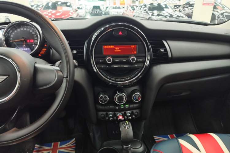 Used MINI 2015 1.2T ONE Five-Door Edition Audio And AC Panel