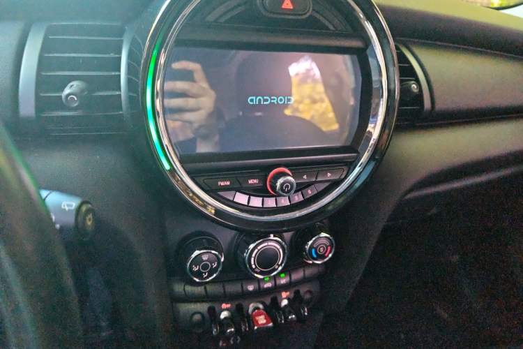 Used MINI 2015 1.2T ONE Five-Door Edition Audio And AC Panel