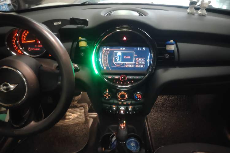 Used MINI 2015 1.2T ONE Five-Door Edition Audio And AC Panel