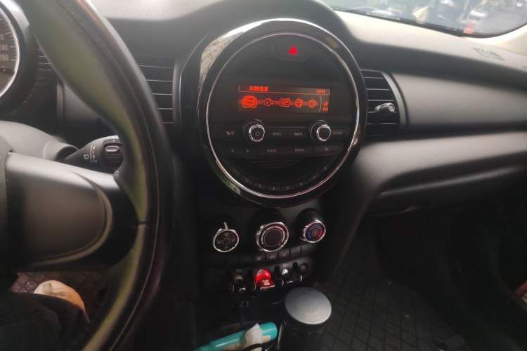 Used MINI 2015 1.2T Manual ONE Five-Door Edition Audio And AC Panel