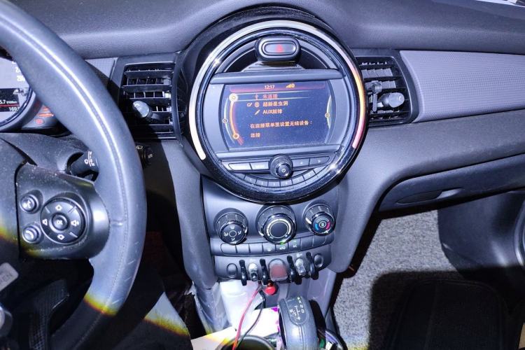 Used MINI 2015 1.5T COOPER Fun Five-Door Edition Audio And AC Panel
