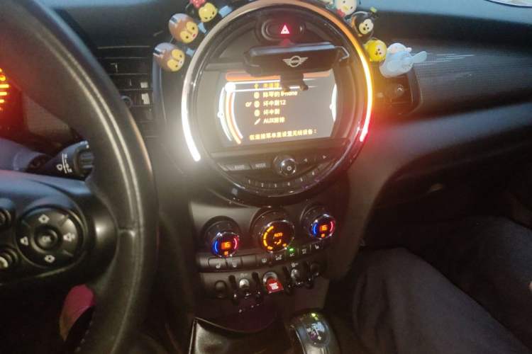 Used MINI 2015 1.5T COOPER Excitement Five-Door Edition Audio And AC Panel