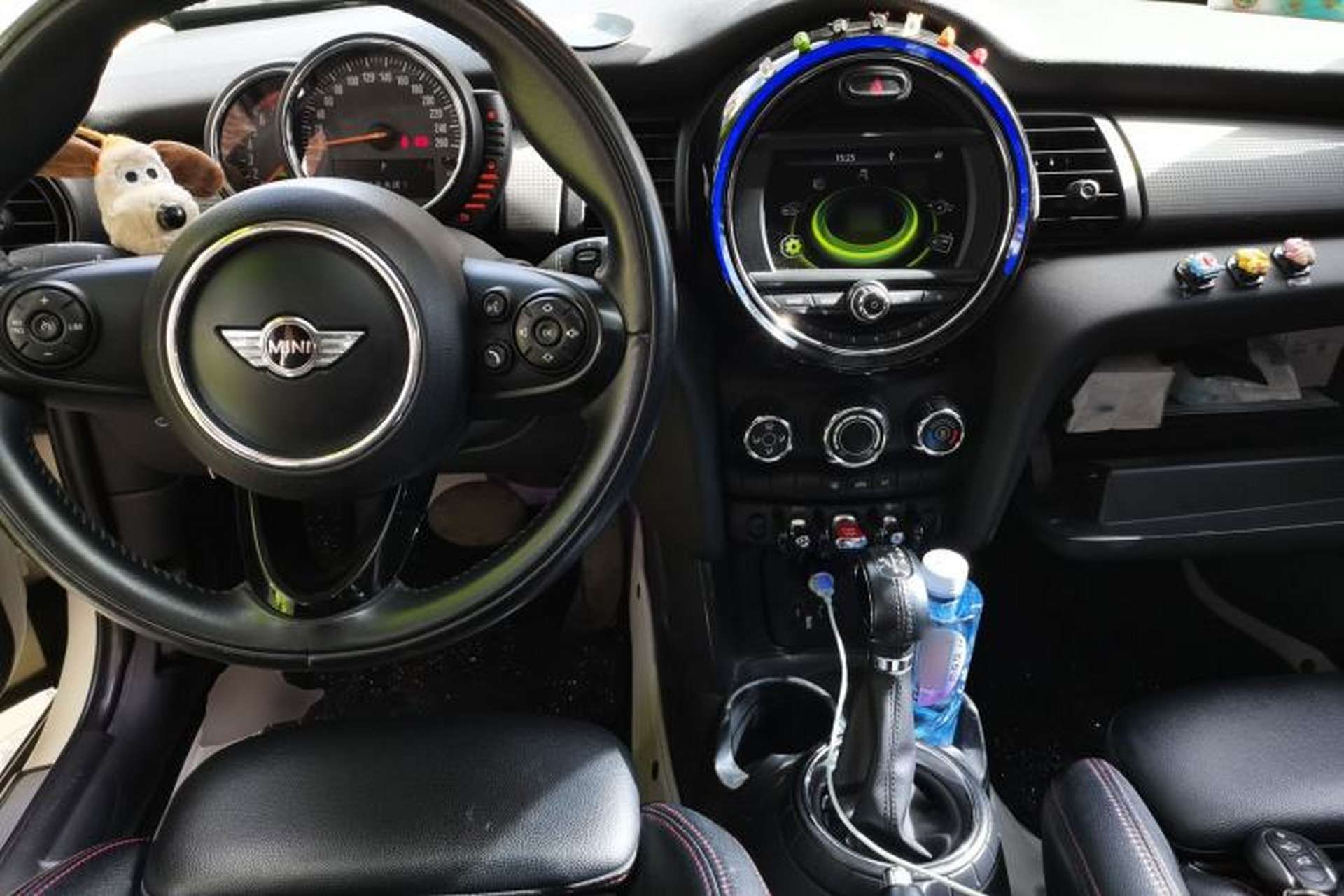 Used MINI 2015 1.5T COOPER Fun Five-Door Edition Center Console