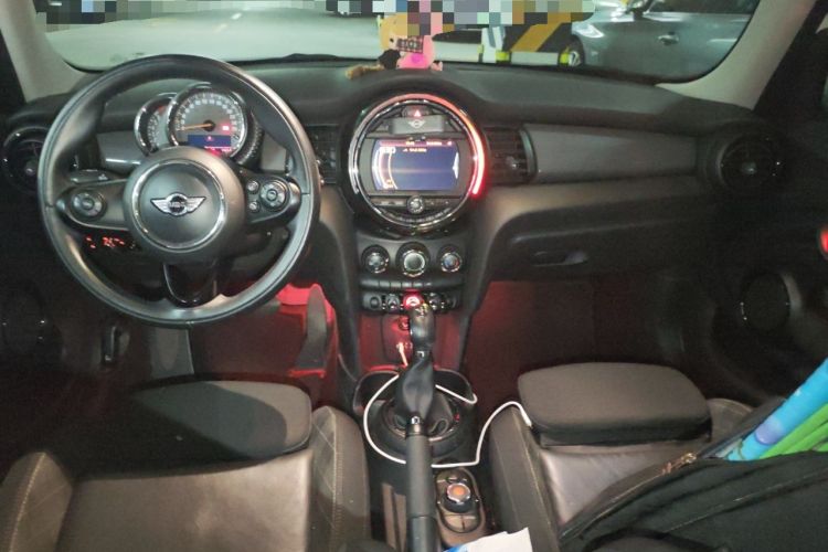 Used MINI 2015 1.5T COOPER Fun Five-Door Edition Center Console