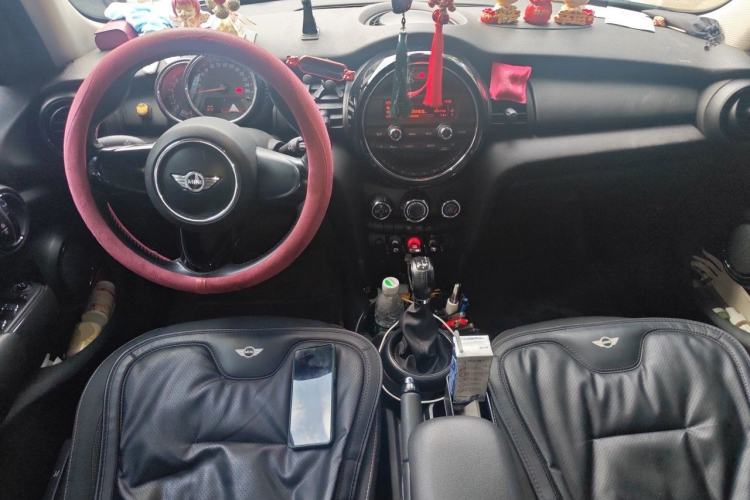 Used MINI 2015 1.2T ONE Five-Door Edition Center Console