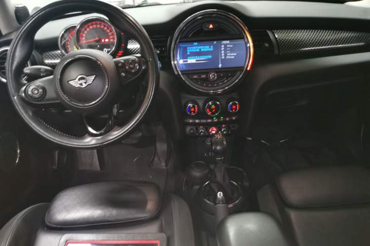 Used MINI 2015 2.0T COOPER S Five-Door Edition Center Console