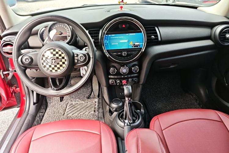 Used MINI 2015 1.2T ONE Five-Door Edition Center Console