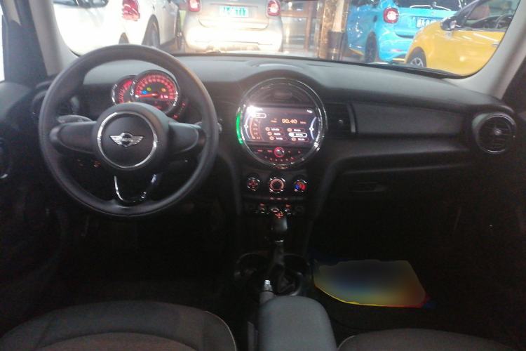 Used MINI 2015 1.2T ONE Five-Door Edition Center Console