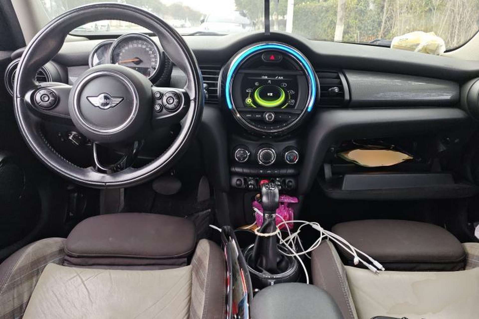 Used MINI 2015 1.5T COOPER Fun Five-Door Edition Center Console