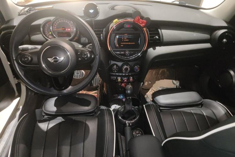 Used MINI 2015 1.5T COOPER Fun Five-Door Edition Center Console