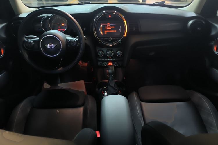 Used MINI 2015 1.5T COOPER Fun Five-Door Edition Center Console