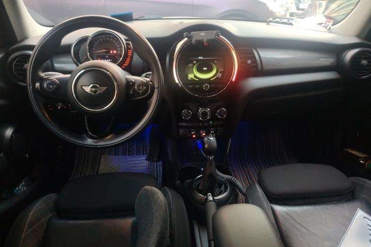 Used MINI 2015 1.5T COOPER Fun Five-Door Edition Center Console