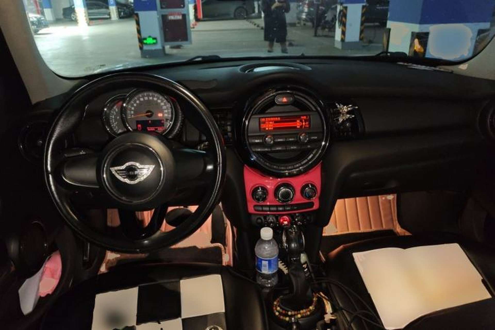Used MINI 2015 1.2T ONE Five-Door Edition Center Console