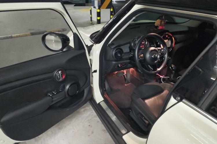 Used MINI 2015 1.5T COOPER Fun Five-Door Edition Driver Seat