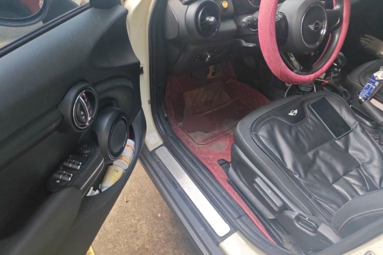 Used MINI 2015 1.2T ONE Five-Door Edition Driver Seat