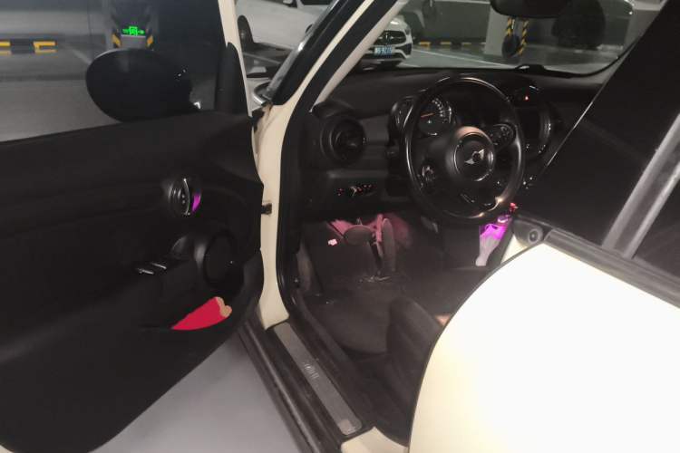 Used MINI 2015 1.5T COOPER Fun Five-Door Edition Driver Seat