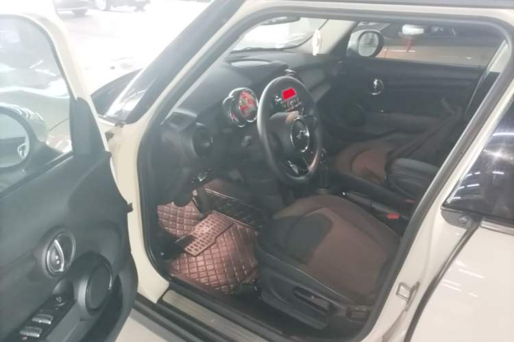 Used MINI 2015 1.2T ONE Five-Door Edition Driver Seat