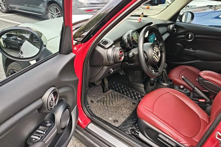 Used MINI 2015 1.2T ONE Five-Door Edition Driver Seat