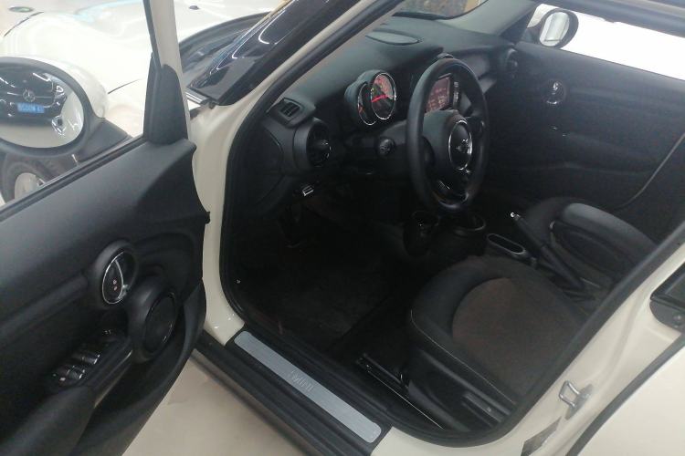 Used MINI 2015 1.2T ONE Five-Door Edition Driver Seat