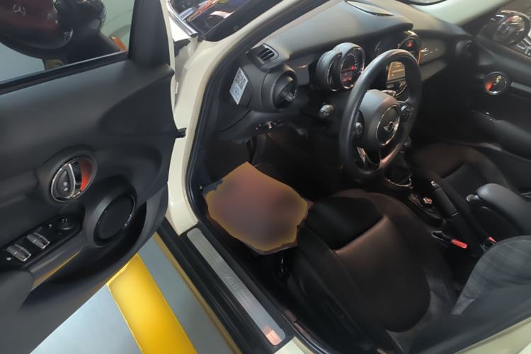 Used MINI 2015 1.5T COOPER Fun Five-Door Edition Driver Seat