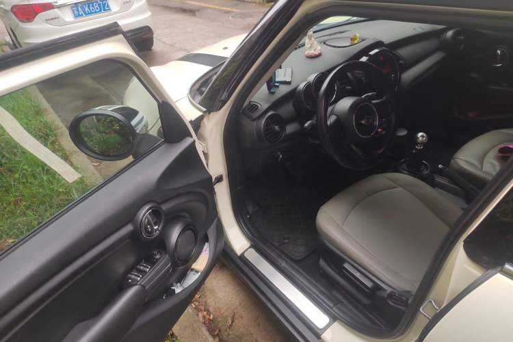 Used MINI 2015 1.2T Manual ONE Five-Door Edition Driver Seat