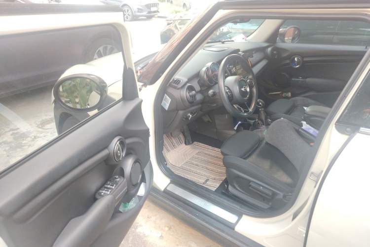 Used MINI 2015 1.5T COOPER Fun Five-Door Edition Driver Seat