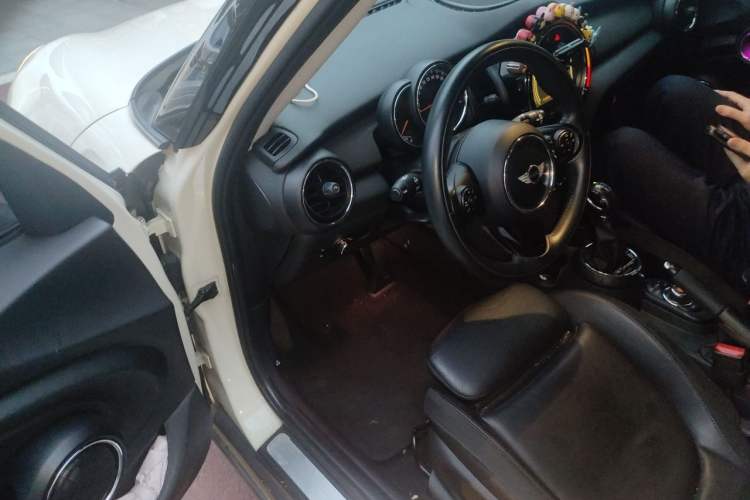 Used MINI 2015 1.5T COOPER Excitement Five-Door Edition Driver Seat