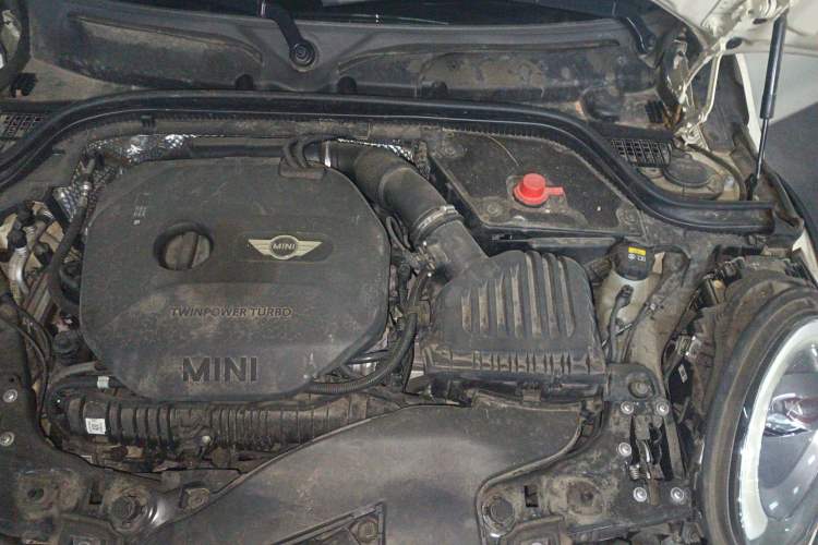 Used MINI 2015 2.0T COOPER S Five-Door Edition Engine Bay