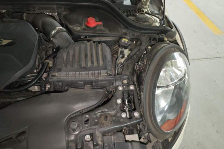 Used MINI 2015 1.5T COOPER Fun Five-Door Edition Engine Bay Left