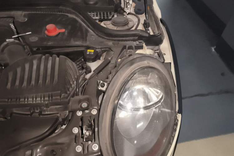Used MINI 2015 1.5T COOPER Fun Five-Door Edition Engine Bay Left