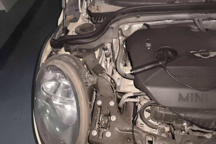 Used MINI 2015 1.5T COOPER Fun Five-Door Edition Engine Bay Right