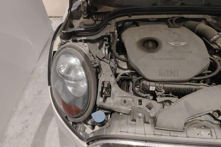 Used MINI 2015 1.5T COOPER Fun Five-Door Edition Engine Bay Right