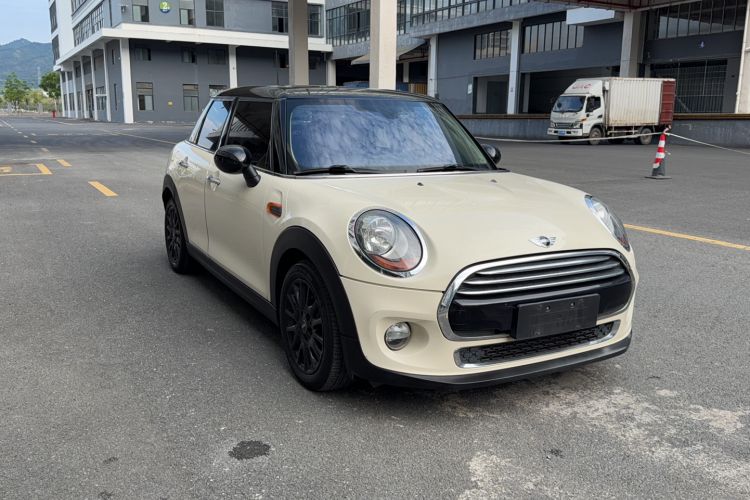 Used MINI 2015 1.5T COOPER Fun Five-Door Edition Exterior 2